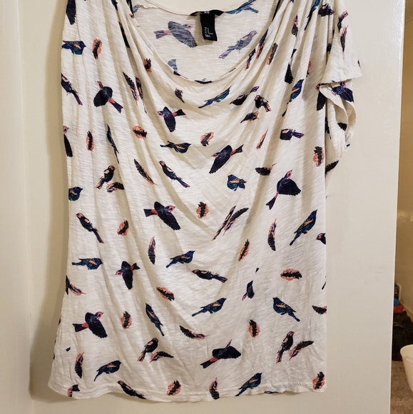 Brand new!! New H&M soft & stretchy vibrant cowl neck top sz medium - Picture 2 of 3